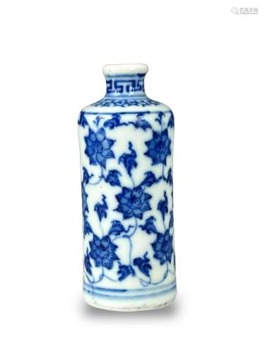 A Blue and White Snuffbottle, Qing dynasty 清 青花缠枝莲纹鼻...