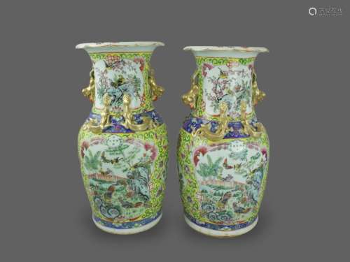 A Pair of Canton 'famille rose' Vases, Guangxu 清光绪  广彩花...