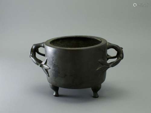 A Bronze Censer, li ding, c.1900约1900年 铜鬲鼎 宣德年制款