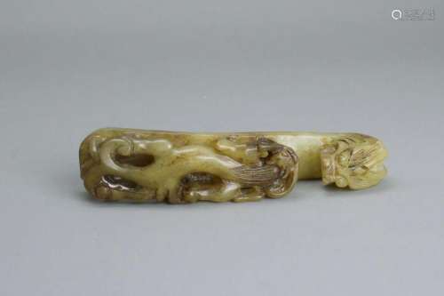 A Brown Jade Dragon Belthook, 19th/20th century 19/20世纪  棕...