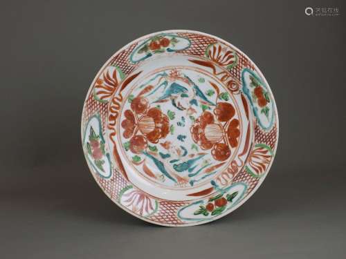 A Zhangzhou Polychrome Dish, late Ming dynasty 明晚期 漳州窑...