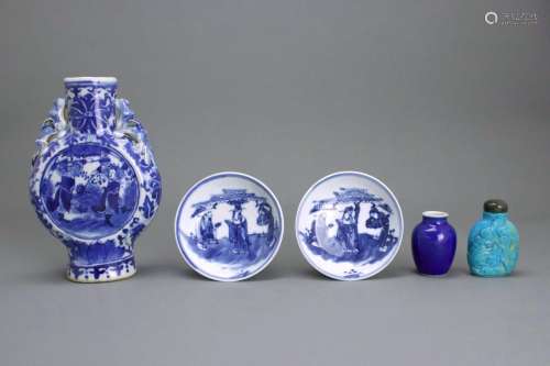 A Moonflask, Two Dishes and Two Snuffbottles, Qing dynasty 清...