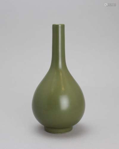 A Teadust Bottle Vase, 20th Century 20世纪 茶叶末釉花瓶