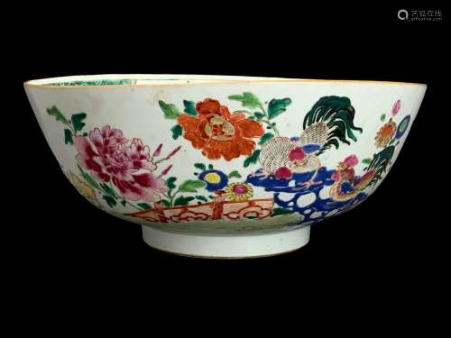 A 'famille rose ' Punchbowl with Chickens, Qianlong 清乾隆 粉...
