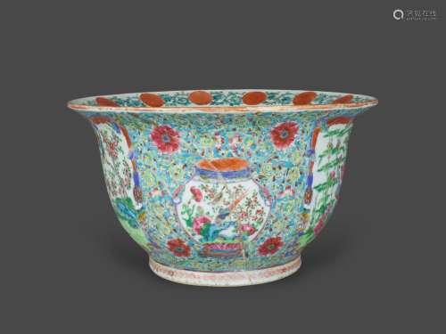 <br />
A Canton 'famille rose' Jardiniere, 19th century 19世...