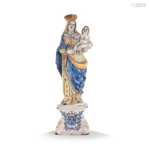 FIGURE DE VIERGE À L'ENFANT, NEVERS, XVIIe SIÈCLEen faïence ...