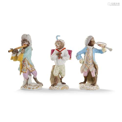 TROIS STATUETTES, MEISSEN, FIN DU XIXe SIÈCLEen porcelaine r...