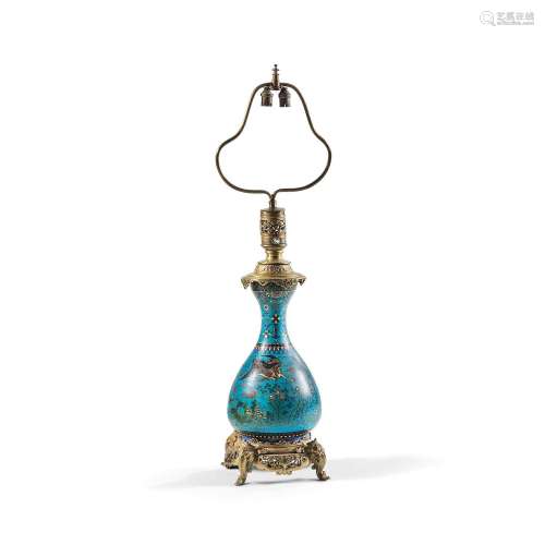 PIED DE LAMPE À PÉTROLE EN ÉMAIL CLOISONNÉ, VERS 1880de form...