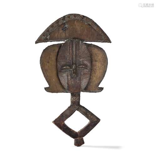 ANCIENNE FIGURE DE RELIQUAIRE KOTA, GABONÂme en bois plaquée...