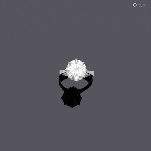 BAGUE EN DIAMANT, vers 1960.Or blanc 750, 6g.Bague solitaire...