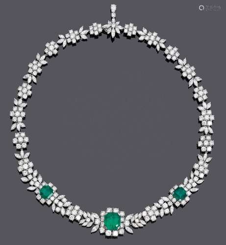 COLLIER DIAMANT SMARAGD, LUNATI, vers 1990.Or blanc 750, 57g...