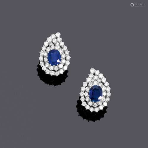 Boucles d'oreilles en saphir et diamant, vers 1960.Or blanc ...