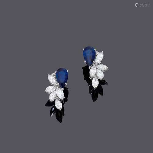 BOUCLES D'OR PAILLON-SAPHIR-DIAMANT, vers 1970.Or blanc 750,...