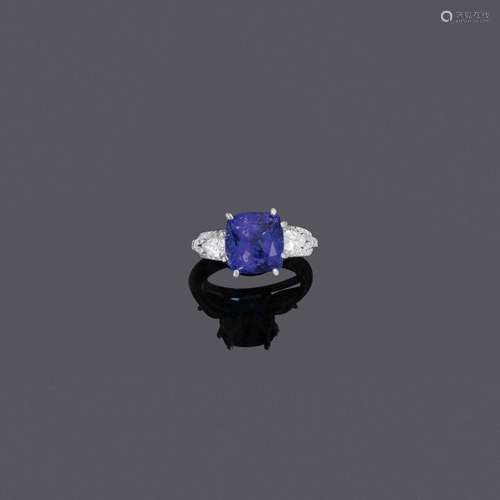 BAGUE TANZANITE-DIAMANT.Platine 950, 11g.Bague décorative mo...