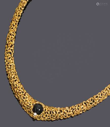 COLLIER EN OR ET DIAMANTS, GILBERT ALBERT.Or jaune 750, 98g....