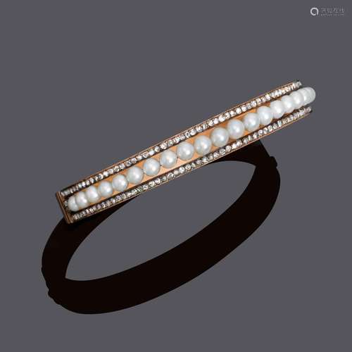 BRACELET DE PERLES ET DIAMANTS, vers 1900.Or rose,25g.Bracel...