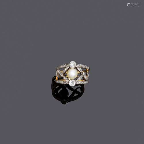 BAGUE PERLES-DIAMANTS, vers 1900.Platine et or rose, 6g.Bagu...