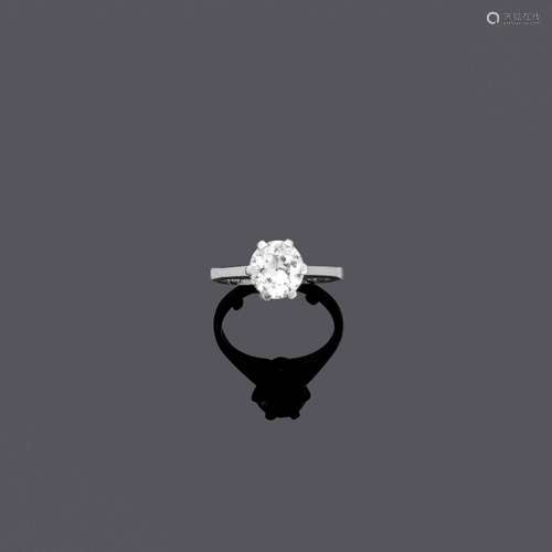 BAGUE EN DIAMANT, vers 1970.Or blanc 750, 3g.Bague solitaire...