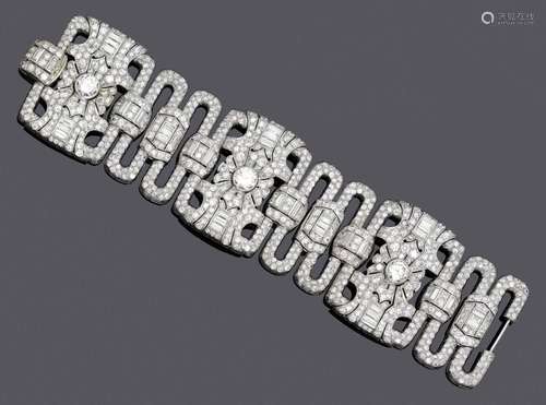 BRACELET DIAMANT, France, vers 1930.Platine 950, 149g.Très b...