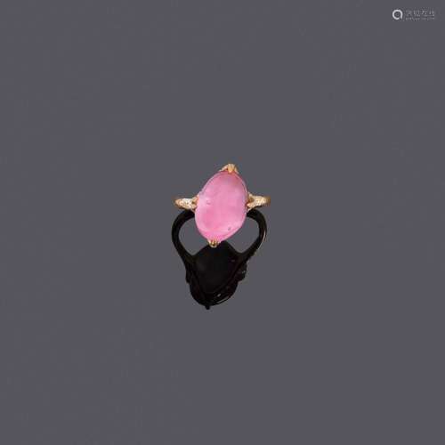 BAGUE DIAMANT SPINELLE BIRMANE.Or rose 750, 5g.Bague asymétr...