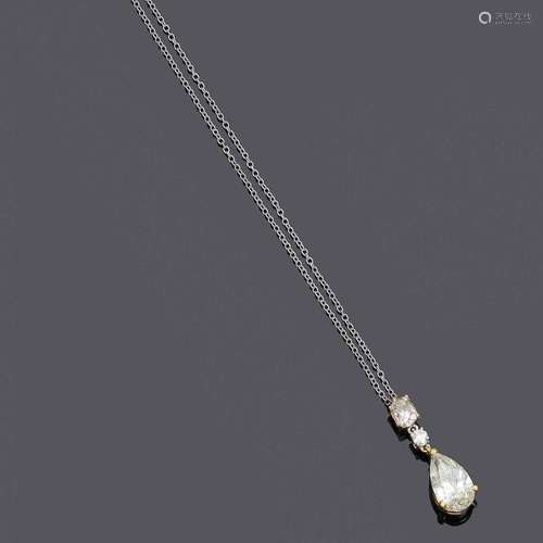 COLLIER EN DIAMANT.Or blanc, jaune et rose 750, 4g.Fin colli...