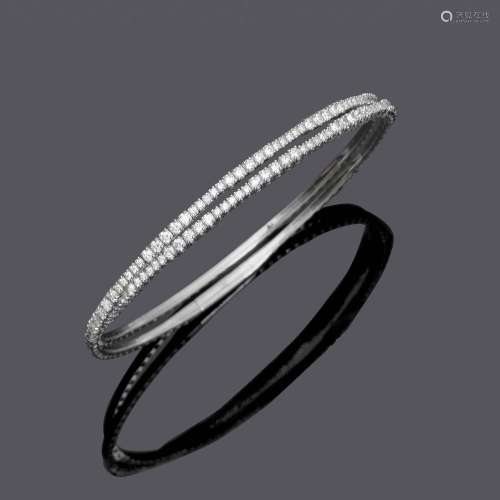 BRACELET EN DIAMANT.Or blanc 750, 12g.Bracelet flexible mode...