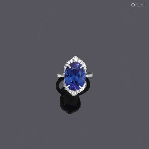 BAGUE TANZANITE-DIAMANT.Or blanc 750, 9g.Bague moderne et at...