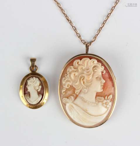 A gold mounted oval shell cameo pendant, carved as a portrai...