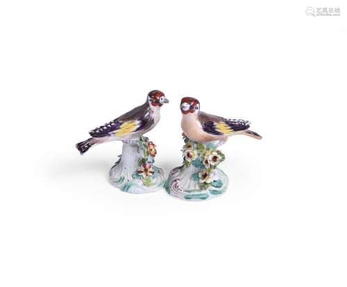 A PAIR OF DERBY PORCELAIN MODELS OF GOLDFINCHES, CIRCA 1760-...