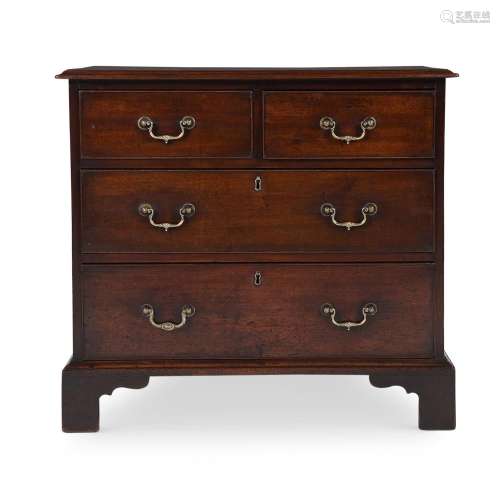 A GEORGE III MAHOGANY CHEST OF DRAWERS, LATE 18TH CENTURY