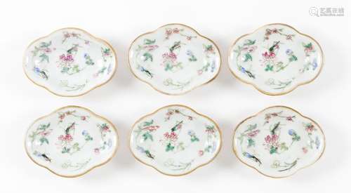 A set of six small Famille Rose lobed dishes