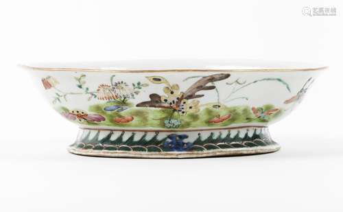 A Famille Rose lobed stem dish