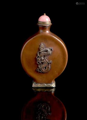 A copper-alloy 'dragon' snuff bottle and stoper