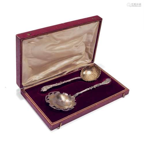 Due cucchiai da the in argento, Francia prima metà del XIX s...