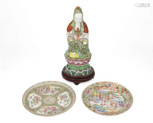 A group of Chinese porcelain items