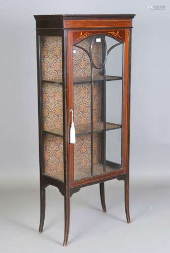 An Edwardian mahogany display cabinet with inlaid decoration...