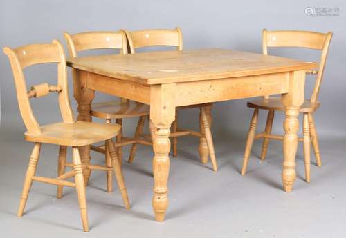 A 20th century Victorian style pine kitchen table, height 76...