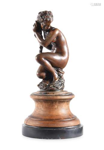 AFTER THE ANTIQUE, A BRONZE FIGURE 'CROUCHING VENUS', PROBAB...