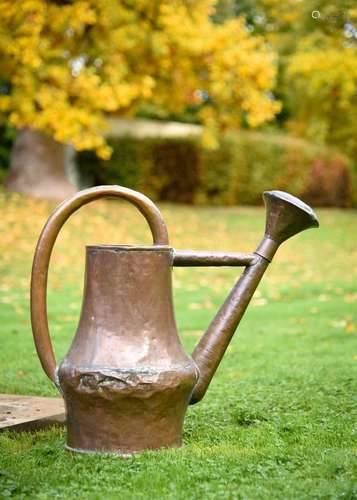 A LARGE 'COUNTRY HOUSE' COPPER WATERING CAN, EARLY 19TH CENT...