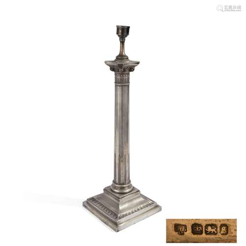 Modello di lampada a colonna in argento, Londra inizi del XX...