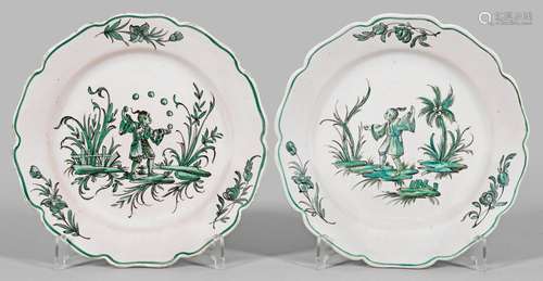 Paar Teller mit Chinoiserie-Dekor