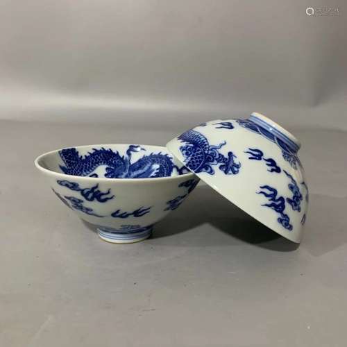 Blue and white dragon pattern bowl