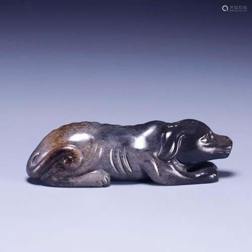 Jade seed material reclining dog