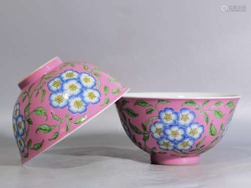 A pair of falangcai pink flower bowls