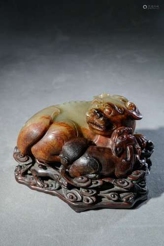 Jade Extract Oil Son Mother Auspicious Animal Paperweight