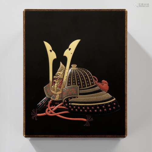 A SUPERB INLAID LACQUER TEBAKO AND COVER DEPICTING A KABUTO ...