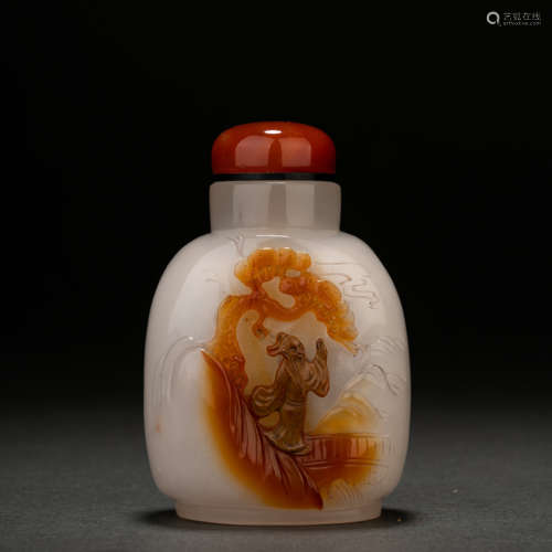 Qing Dynasty Agate Snuff Bottle with Engraved Figures