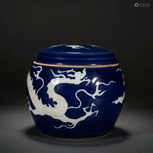 Ming Jilan Jar with White Dragon Pattern Lid