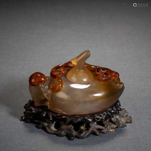 Qing Dynasty Agate Jar with Dragon Pattern and Peach Shaped ...