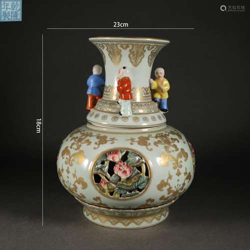 Falangcai Glaze Revolving Vase